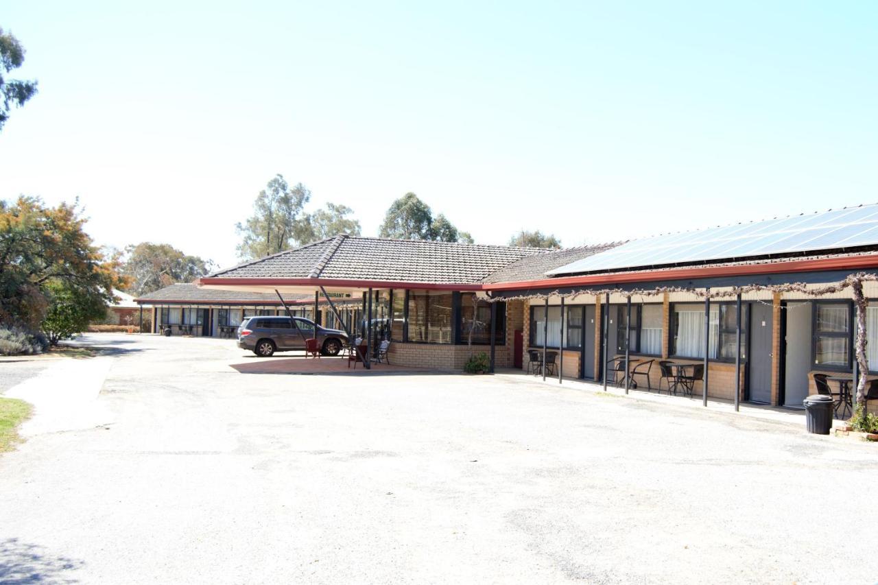Civic Motor Inn Cowra Ngoại thất bức ảnh