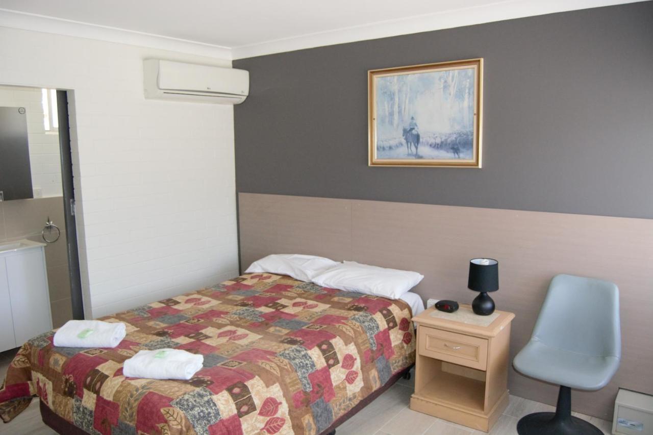 Civic Motor Inn Cowra Ngoại thất bức ảnh